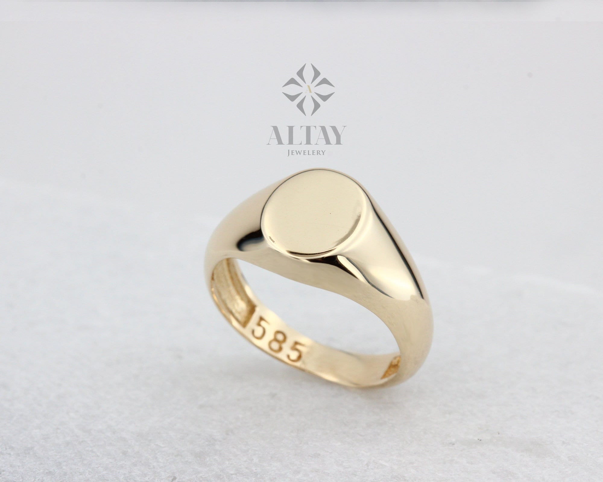 14K Gold Oval Signet Ring, Engraved Initial Ring, Personalized Old English Gold Signet Ring, Oval Shape Pinky Ring, Customized Letter Band