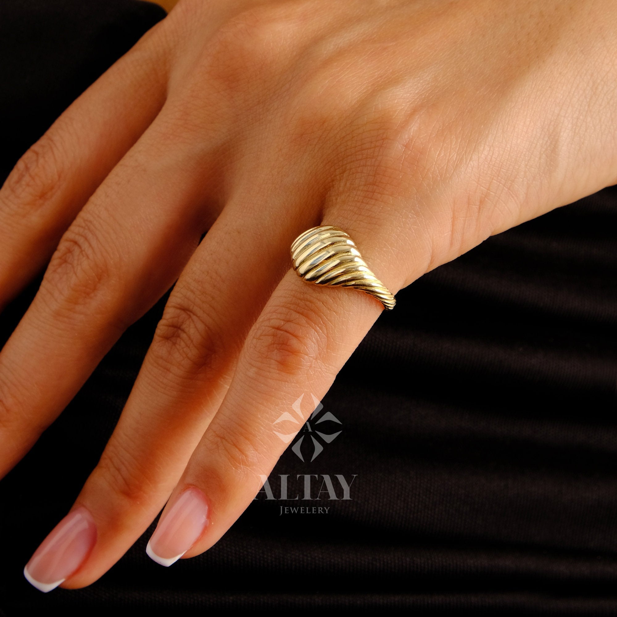 14K Solid Gold Croissant Ring, Twisted Dome Band, Chunky Gold Women Ring, Bold Statement Ring, French Croissant Ring, Ribbed Pinky Ring