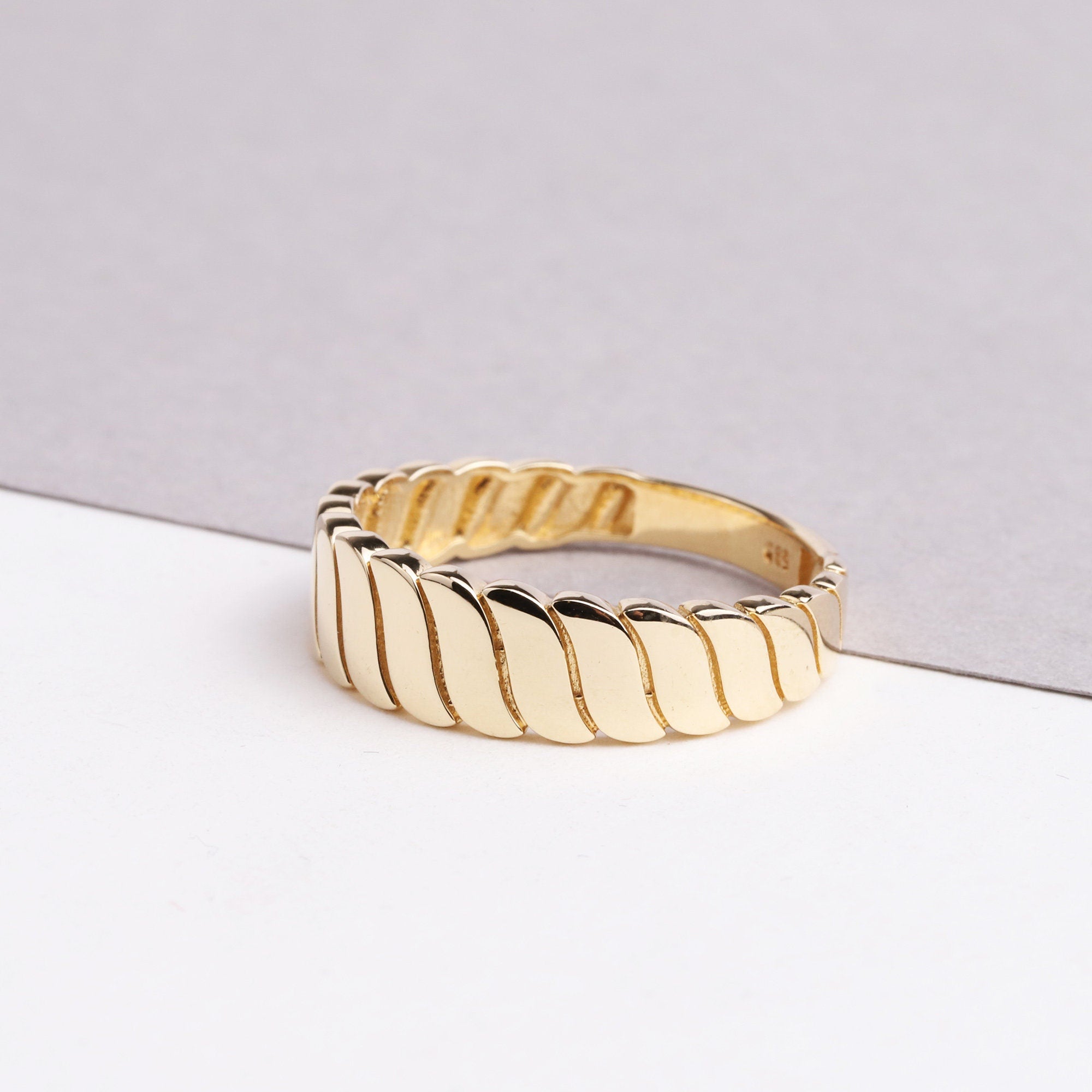 14K Gold Chain Ring, Cuban Link Ring, Thick Chain Curb Ring, Bold Chain Ring, Solid Gold Stacking Ring, Layering Minimalist Chain Link