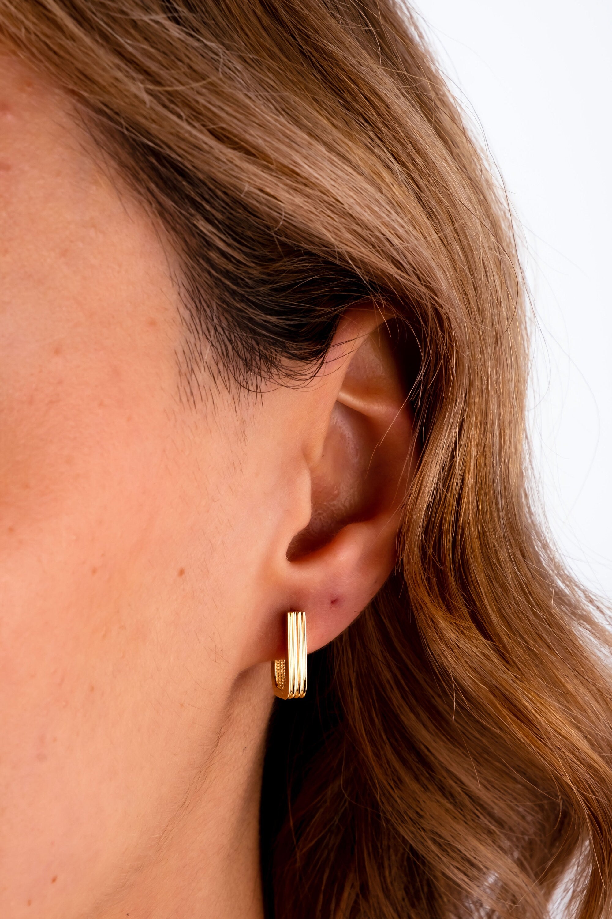 14K Gold Ribbed Rectangle Earrings, Oblong Rectangle Hoop Earrings, Chunky Rectangle Earrings, Minimalist Huggie, Rectangle Geometric Link