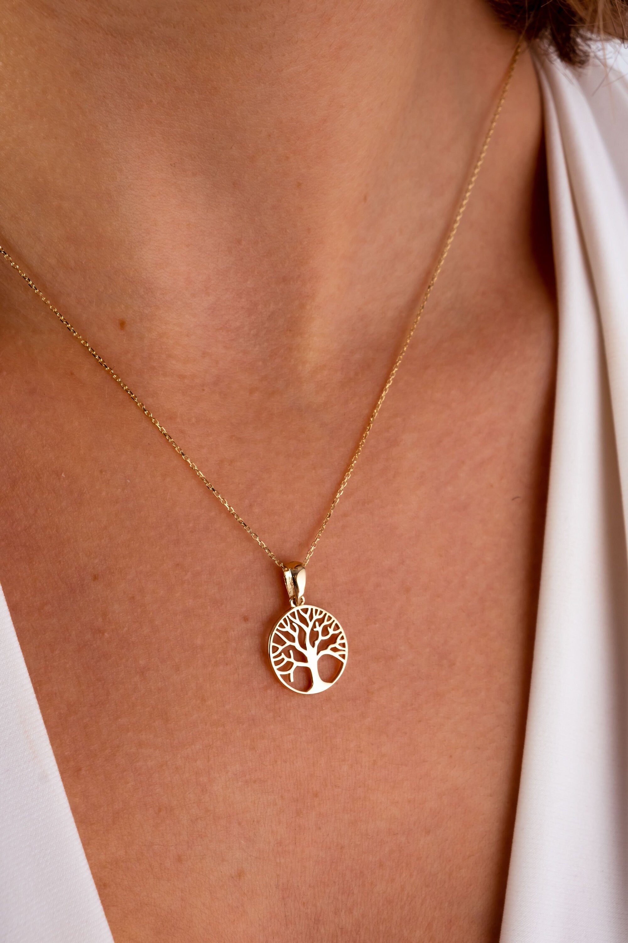 14K Gold Tree of Life Necklace, Family Tree Pendant Necklace, Tree of Life Charm, Women Minimalist Jewelry, Dainty Choker, Circle Tree