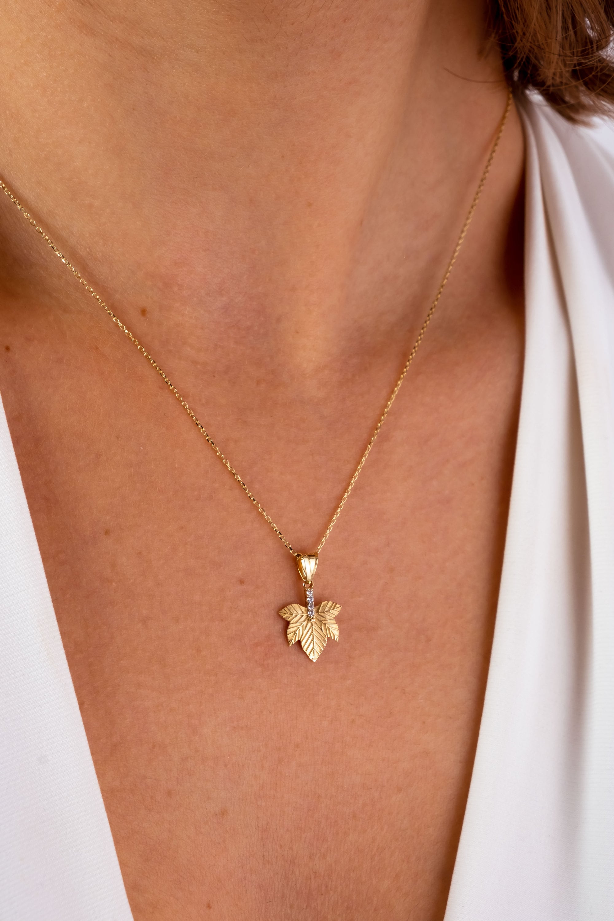 14K Gold Maple Leaf Necklace, Canadian Maple CZ Diamond Pendant Necklace, Canada Leaf Charm, Fall Leaf Jewelry, Dainty Layering Necklace