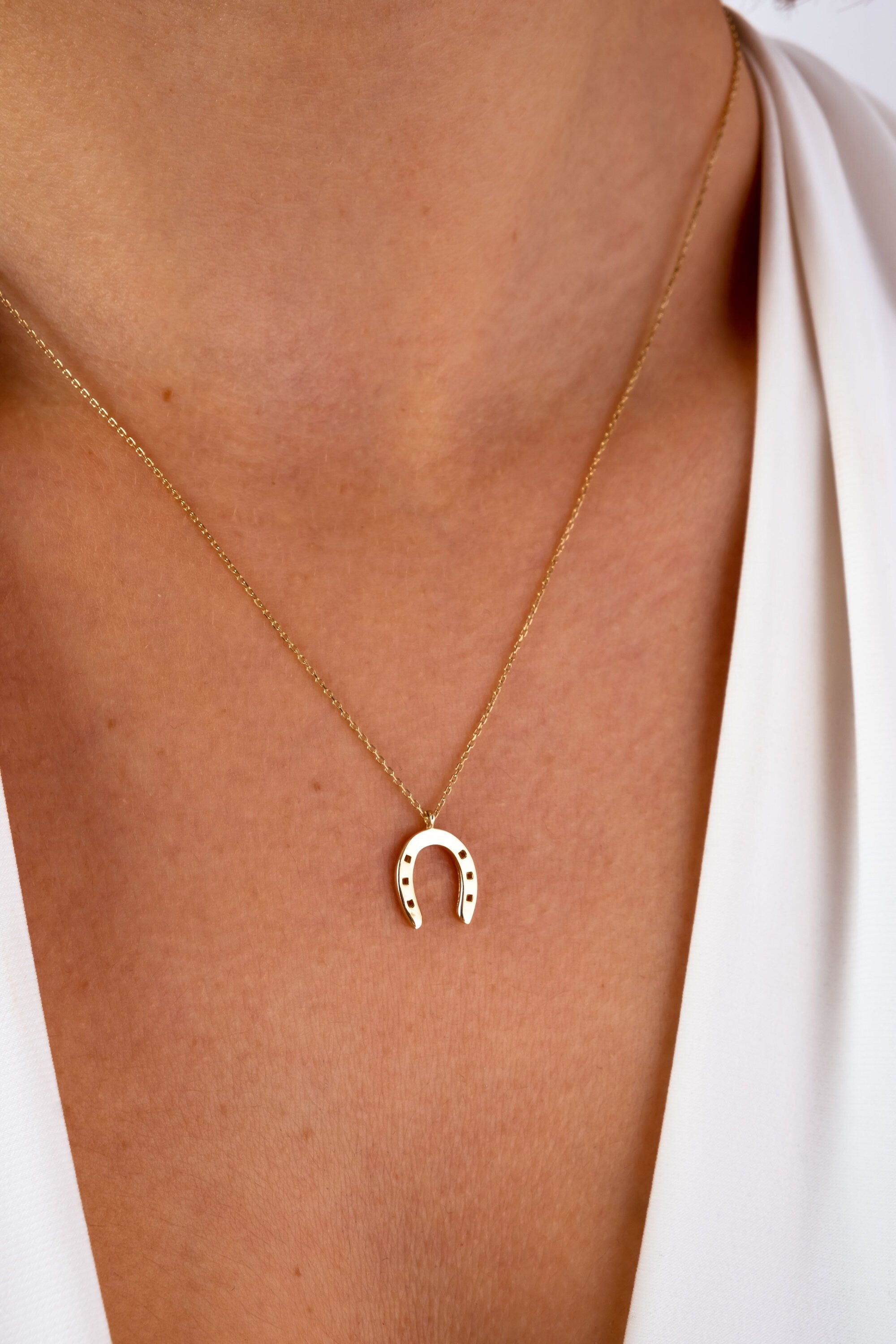 14K Gold Horseshoe Necklace, Horseshoe Pendant Necklace, Mini Horseshoe Charm, Lucky Horseshoe Pendant, Dainty Gold Necklace