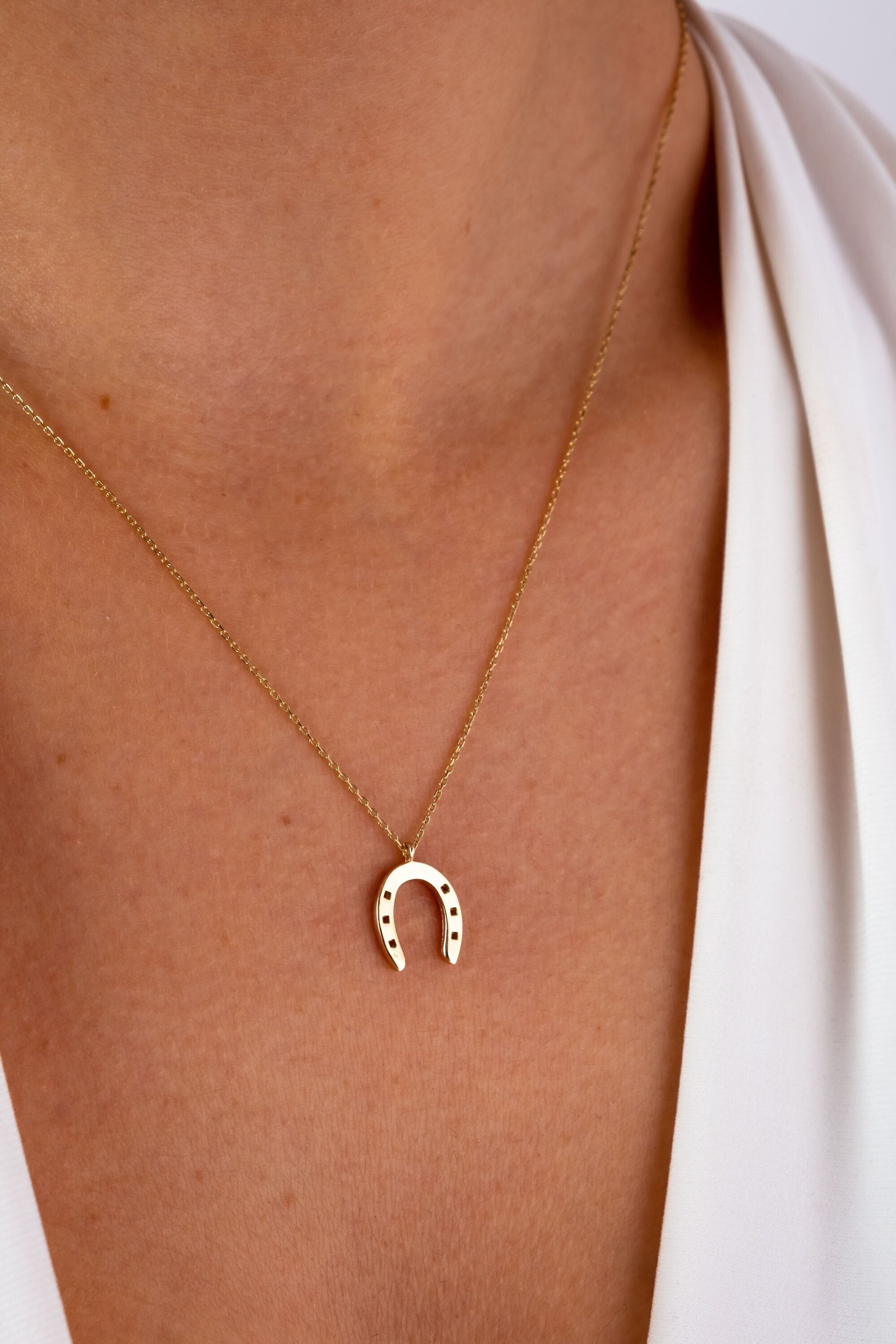 14K Gold Horseshoe Necklace, Horseshoe Pendant Necklace, Mini Horseshoe Charm, Lucky Horseshoe Pendant, Dainty Gold Necklace