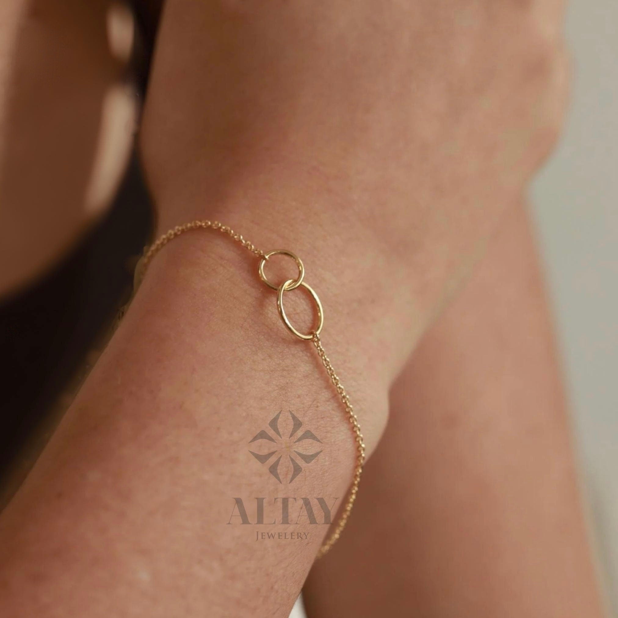 14K Gold Unity Link Bracelet, Infinity Charm Bracelet, Double Circle Interlocking Bracelet, Family Bracelet, Eternity Two Ring Bracelet