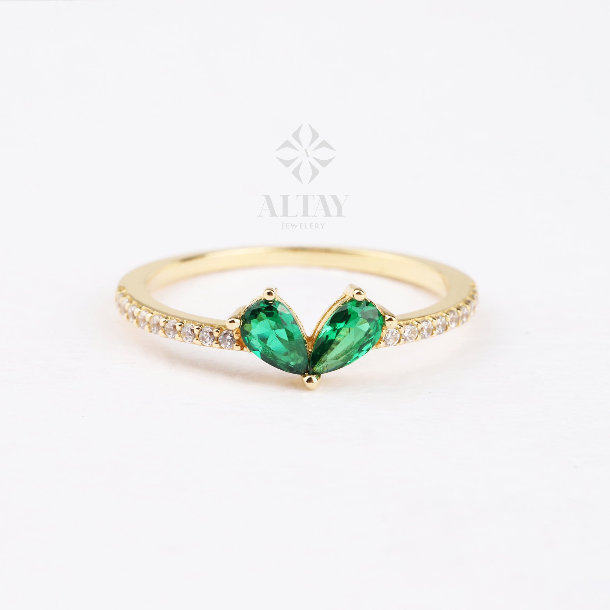 14K Gold Heart Emerald Ring, Pear Emerald Ring, Green Stone Wedding Band Ring, Delicate May Birthstone Ring, Dainty Stacking Custom Ring