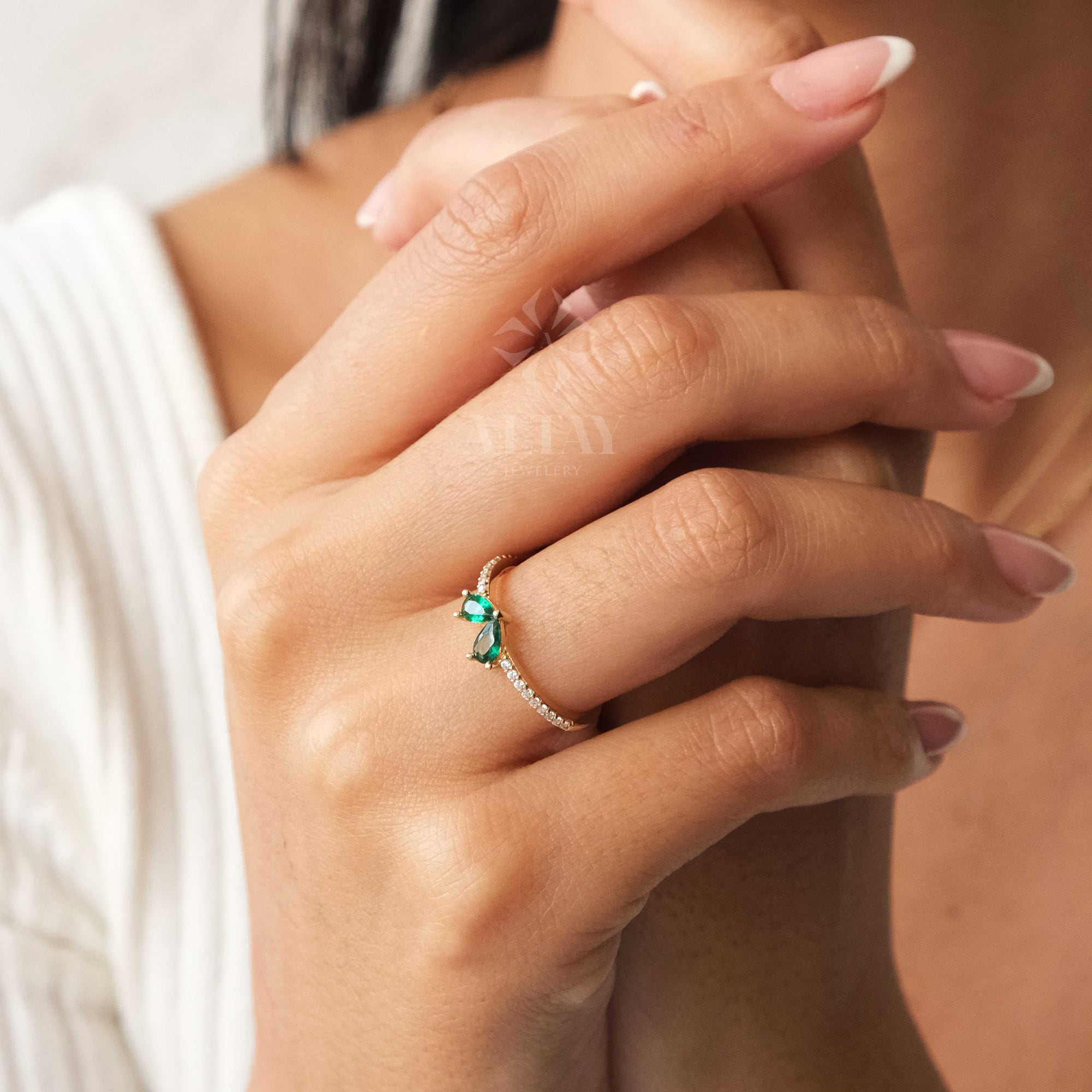 14K Gold Heart Emerald Ring, Pear Emerald Ring, Green Stone Wedding Band Ring, Delicate May Birthstone Ring, Dainty Stacking Custom Ring