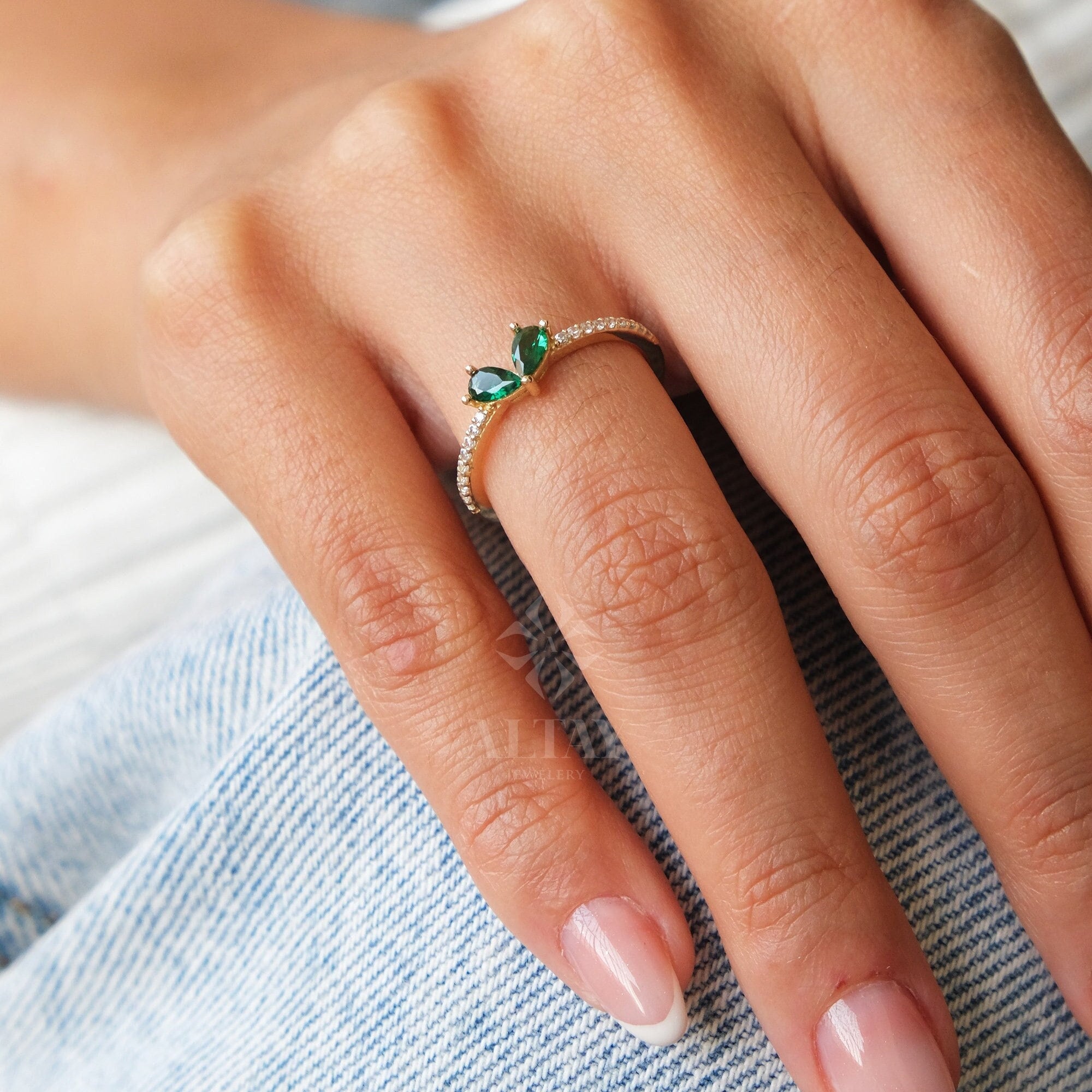 14K Gold Heart Emerald Ring, Pear Emerald Ring, Green Stone Wedding Band Ring, Delicate May Birthstone Ring, Dainty Stacking Custom Ring