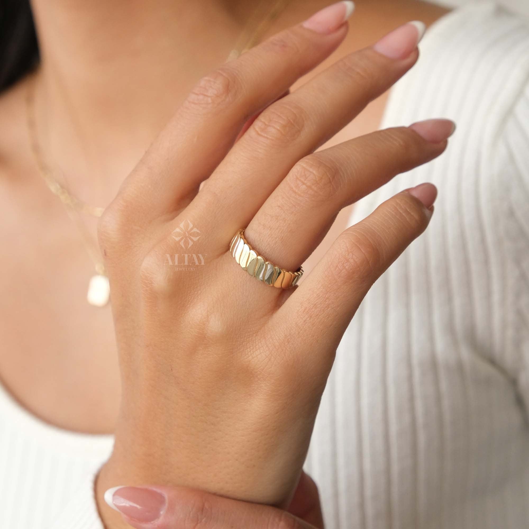 14K Gold Chunky Chain Ring, Twisted Dome Ring, Thick Croissant Ring, Statement Real Gold Ring, Curb Link Ring for Women