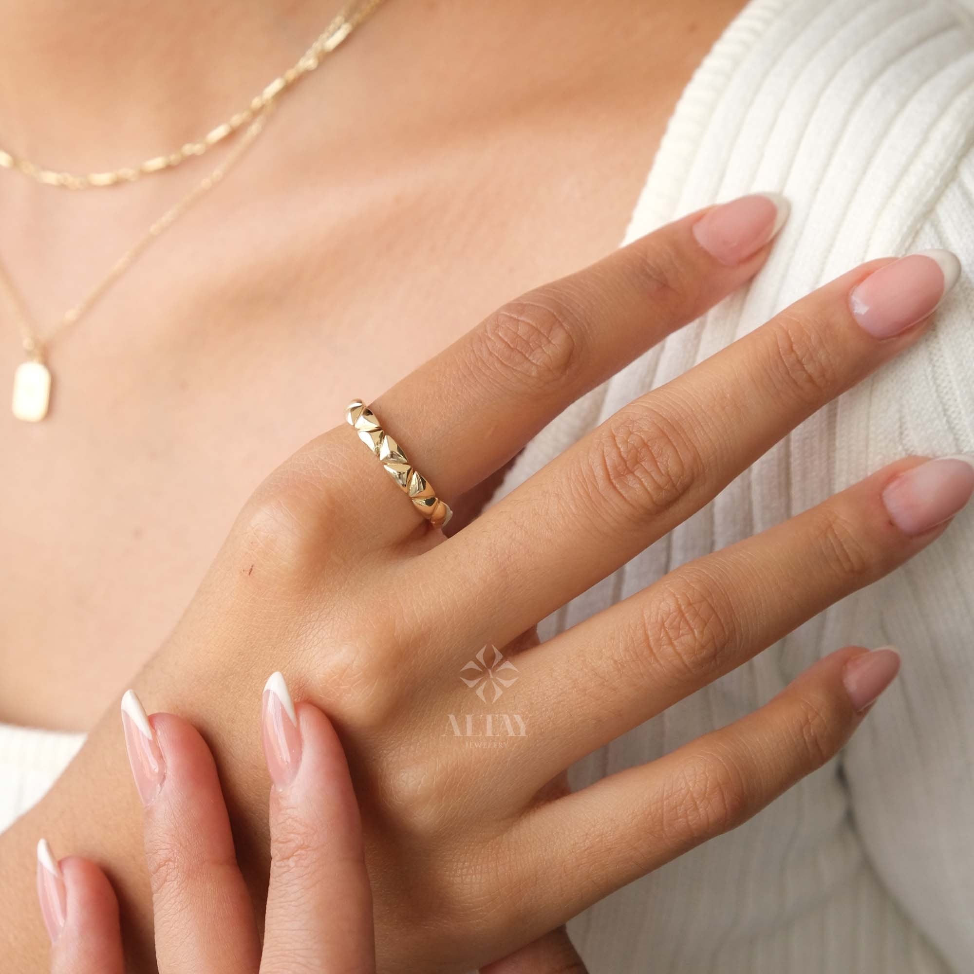 14K Gold Triangle Textured Band Ring, Geometric Pattern Wedding Ring, Engravable Matching Ring, Dainty Pointer Ring, Statement Edge Band