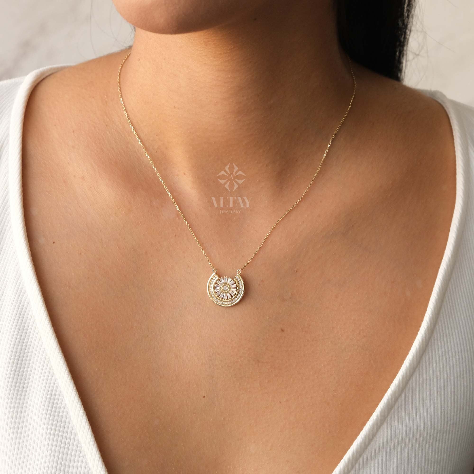 14K Gold Compass Necklace, Round Starburst Necklace, Spikey Gold Sun Pendant, Northstar Charm Necklace, Layering Choker, Celestial Starburst