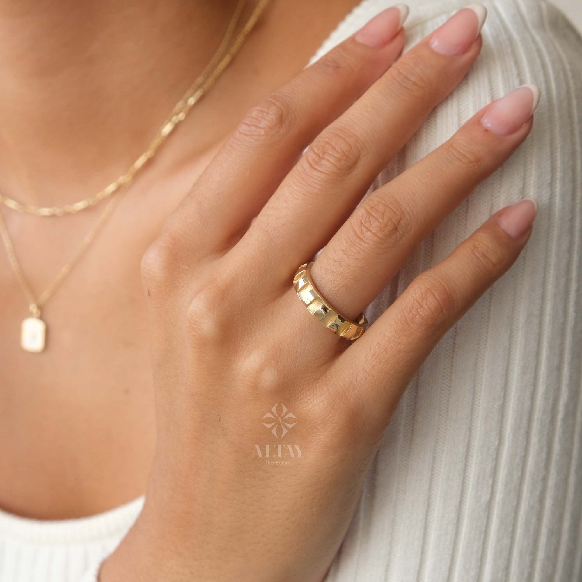 14K Gold Ribbed Dome Band Ring, Chunky Dome Ring, Stackable Gold Ring, Half Eternity Dome Statement Ring, Gold Thick Band Ring, Gift For Her