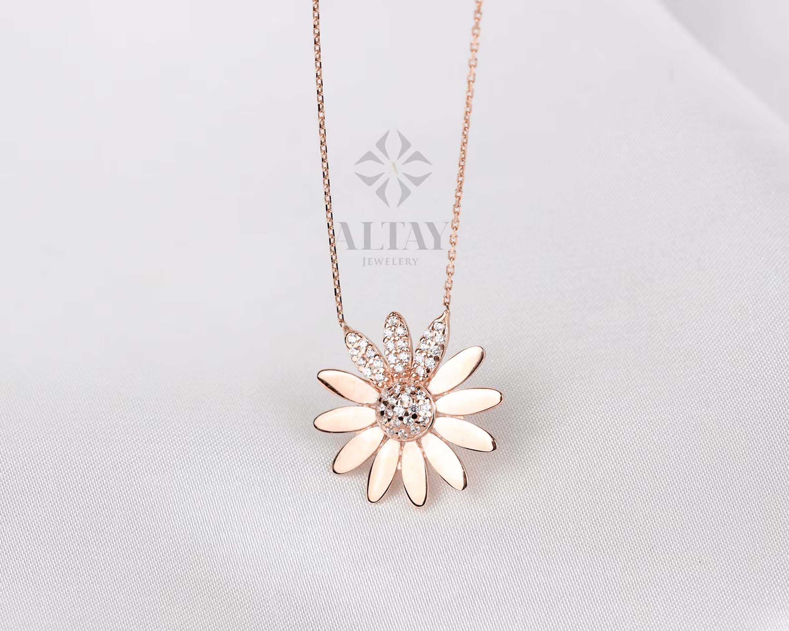 14K Gold Flower Necklace, Daisy Pendant Necklace, Birth Flower Necklace, Handmade Botanical Necklace, Sentimental Gift, Nature Pendant