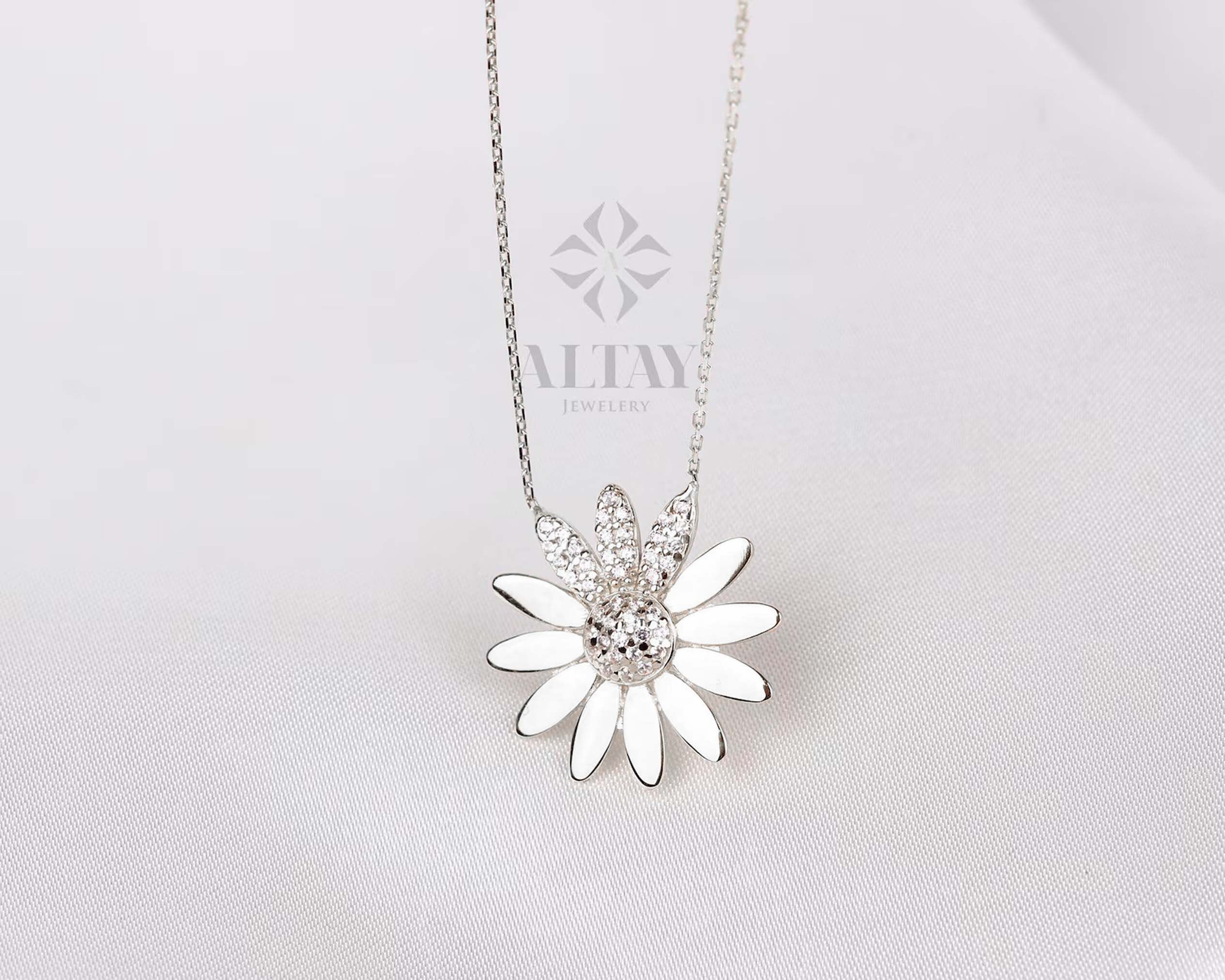 14K Gold Flower Necklace, Daisy Pendant Necklace, Birth Flower Necklace, Handmade Botanical Necklace, Sentimental Gift, Nature Pendant