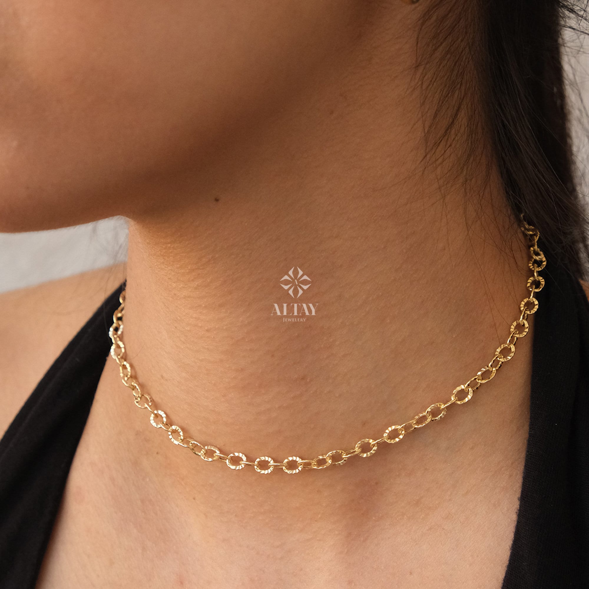 Valentine's Day textured chain choker