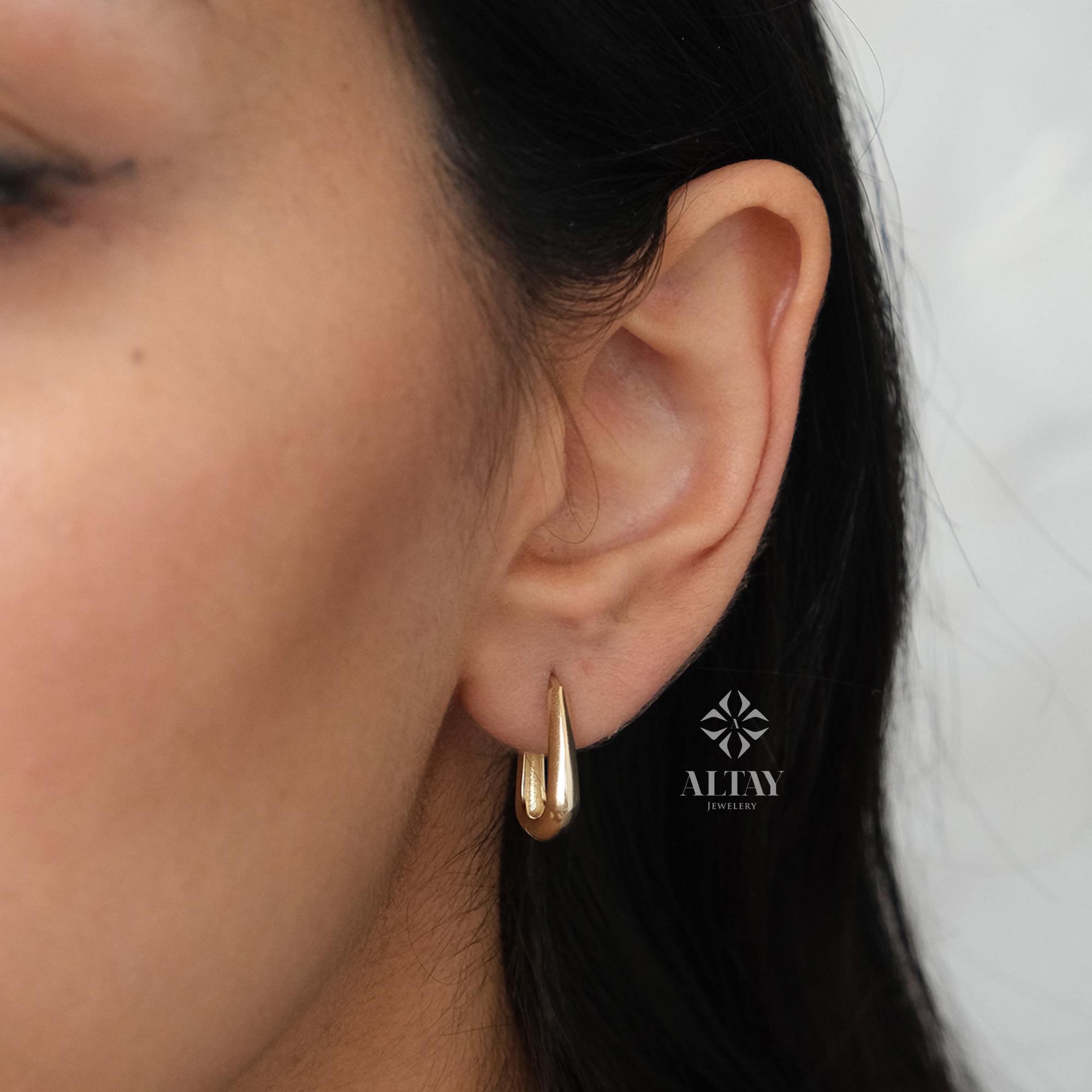 14K Gold Geometric Hoop Earring, Gold Square Huggie, Rectangle Hoop Huggie Earring, Minimal Everyday Huggie Earring, Stacking Hoop Huggie