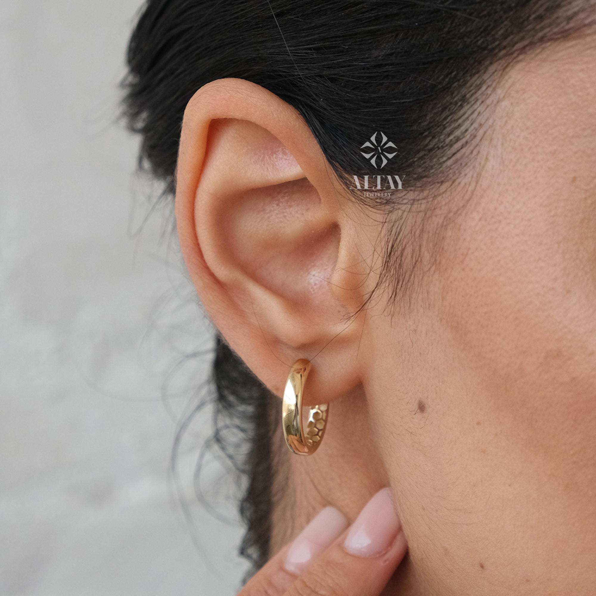 14K Gold Round Hoop Earrings, 15mm Classic Hoop Earrings, Plain Shiny Hoops, Classic Jewelry Handmade, Lightweight Hoops Earrings