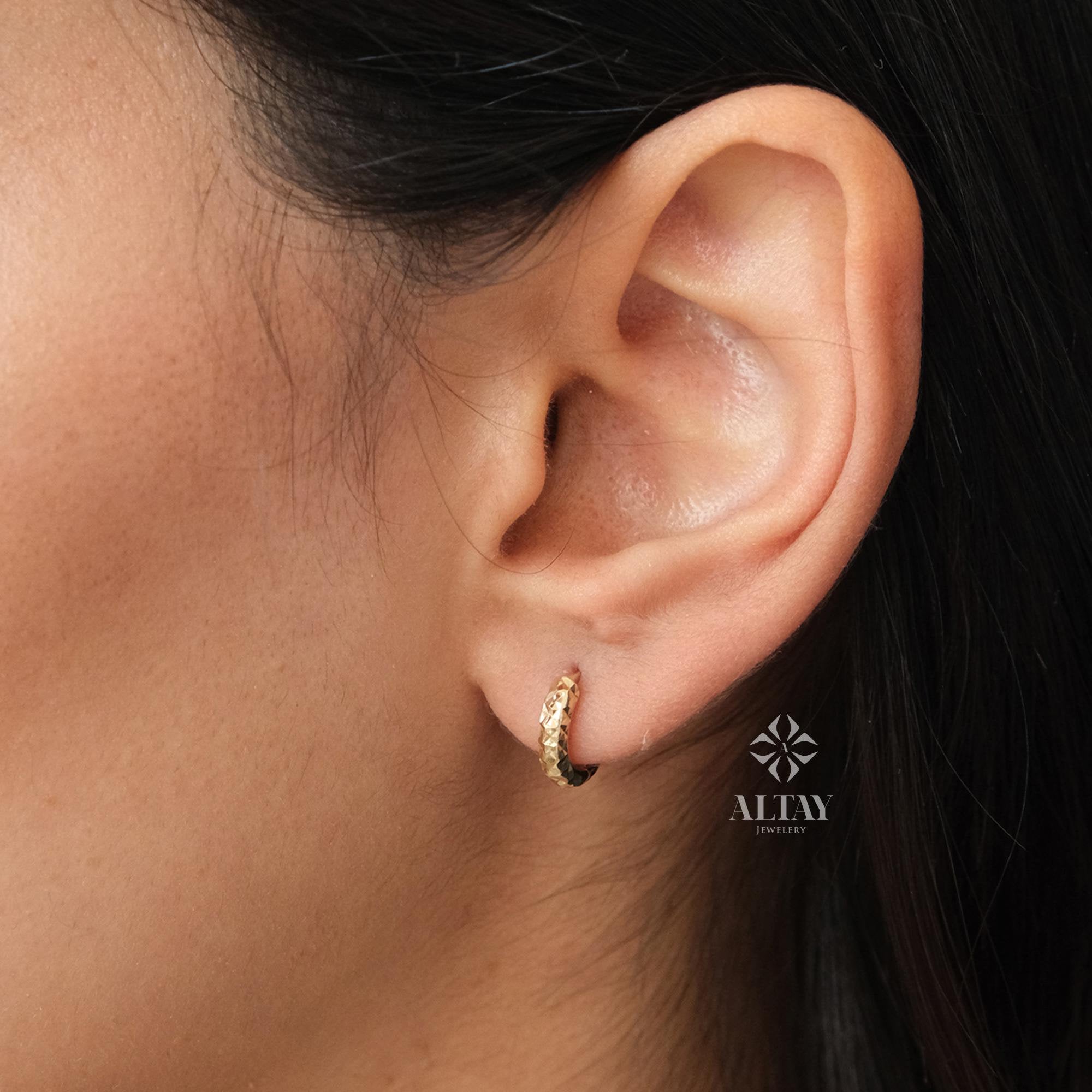 Indiamart Gold Diamond Huggie Hoop Earrings Huggie Earrings Small