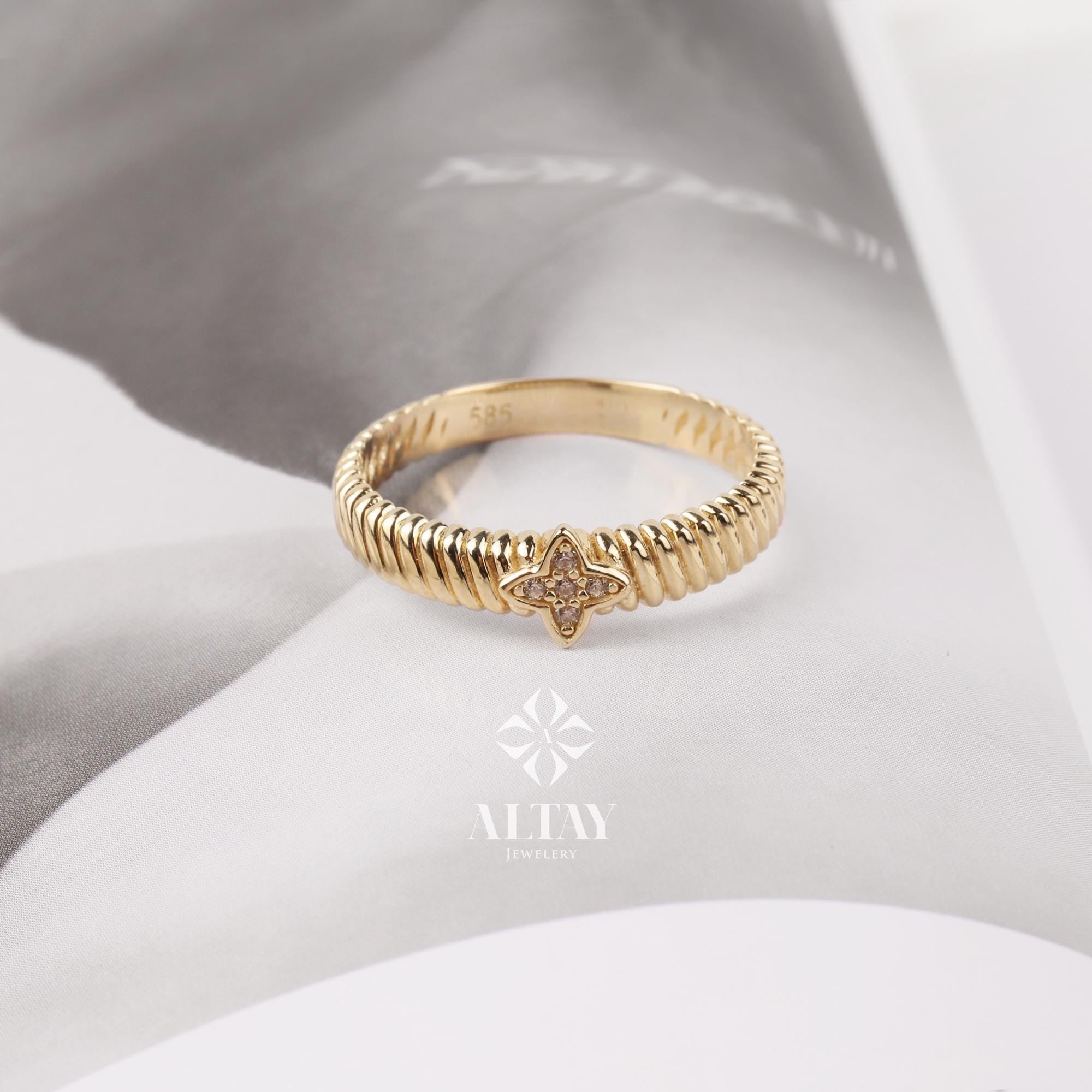 14K Gold Ribbed Star Ring, CZ Star Accent Band, Dainty Gold Ring, Fluted Gold Band, Everyday Stacking Ring