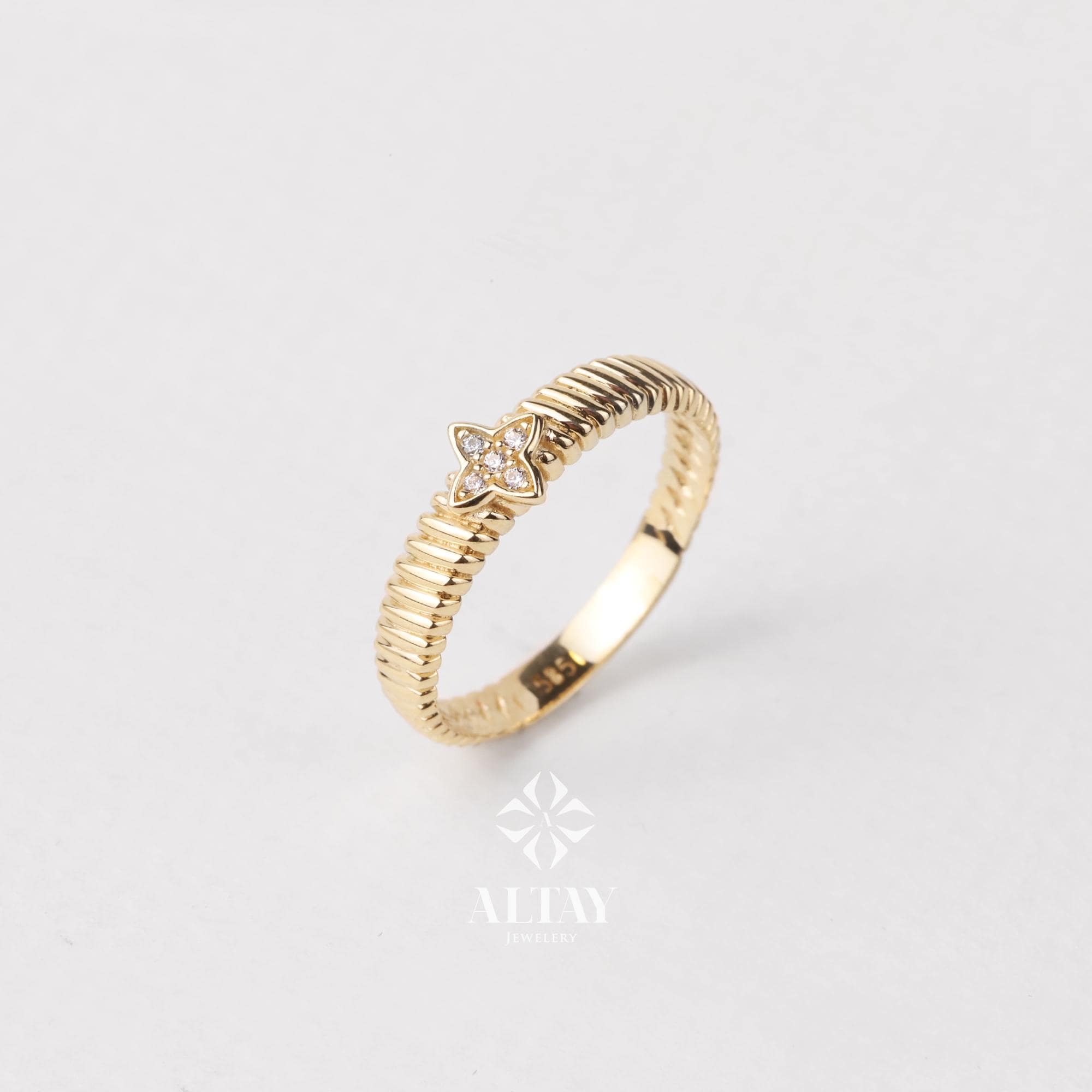 14K Gold Ribbed Star Ring, CZ Star Accent Band, Dainty Gold Ring, Fluted Gold Band, Everyday Stacking Ring