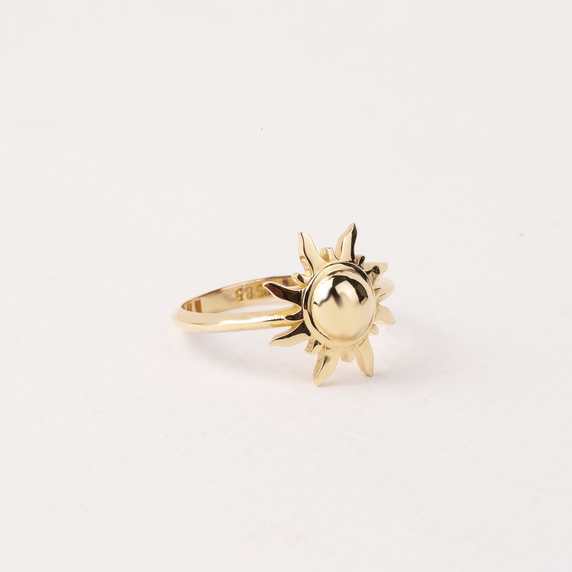 14K Gold Sun Ring, Full Sunburst Ring, Rising Sunshine Ring, Gold Crown Ring, Dainty Gold Ring, Celestial Jewelry, Stackable Ring, Gift Her