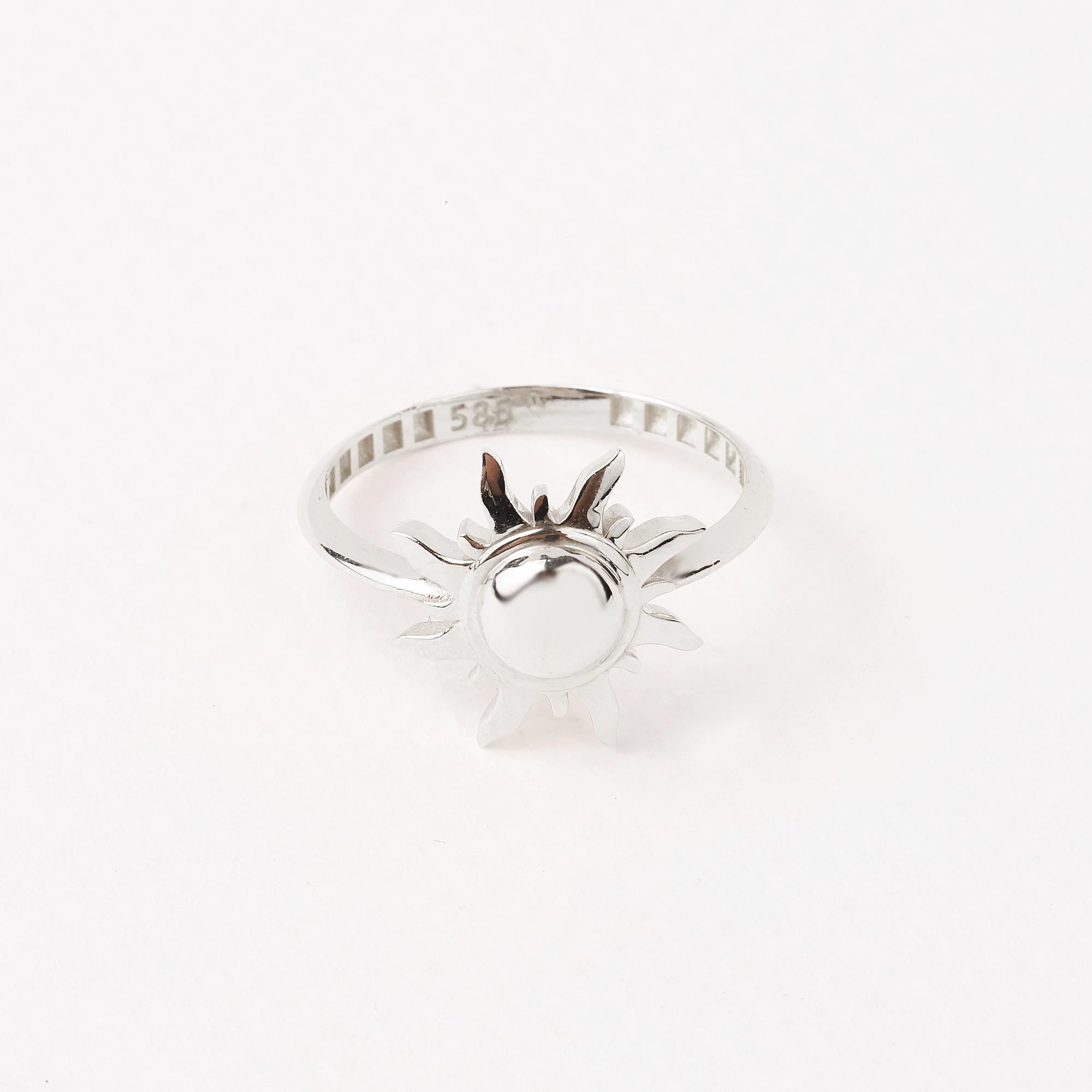 14K Gold Sun Ring, Full Sunburst Ring, Rising Sunshine Ring, Gold Crown Ring, Dainty Gold Ring, Celestial Jewelry, Stackable Ring, Gift Her