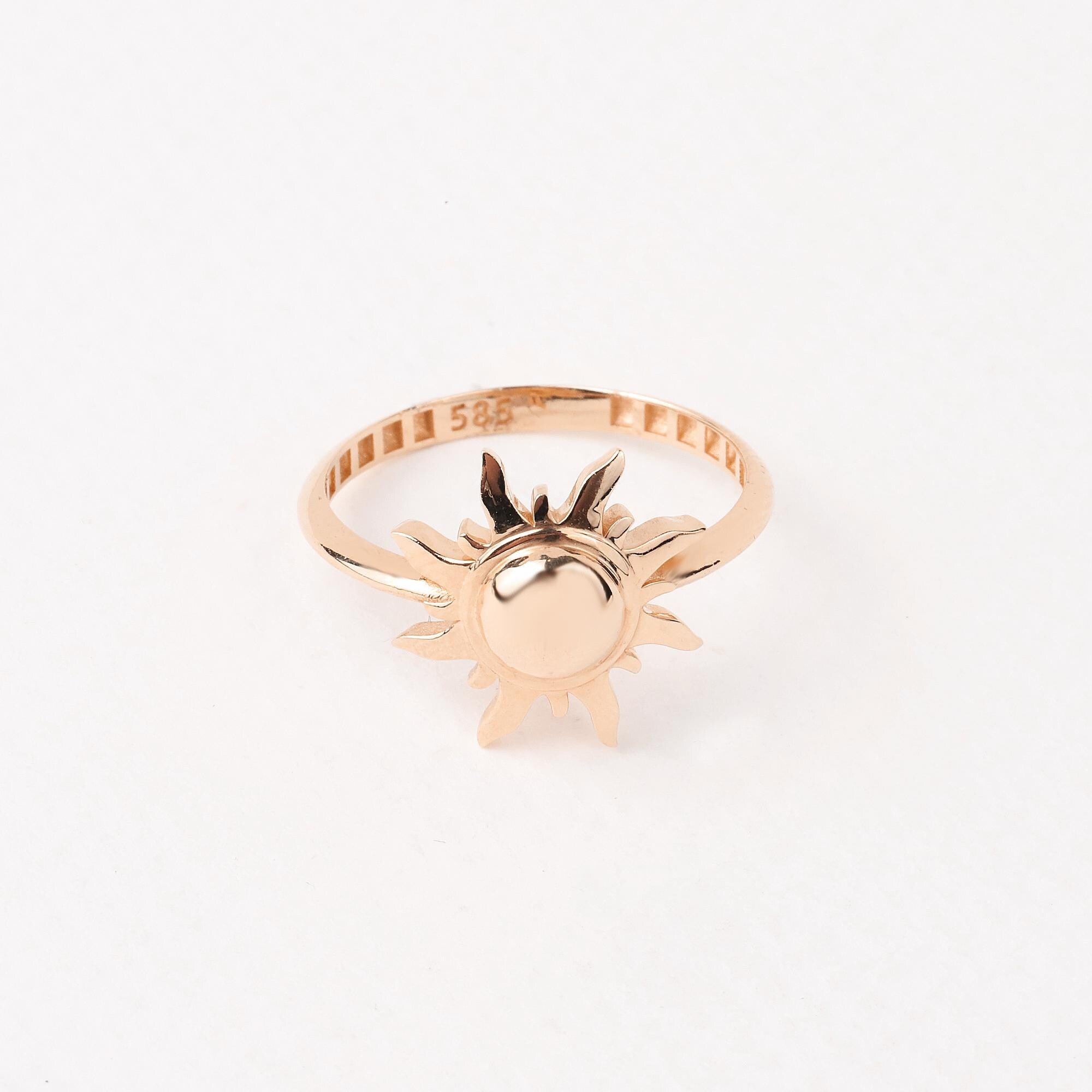14K Gold Sun Ring, Full Sunburst Ring, Rising Sunshine Ring, Gold Crown Ring, Dainty Gold Ring, Celestial Jewelry, Stackable Ring, Gift Her