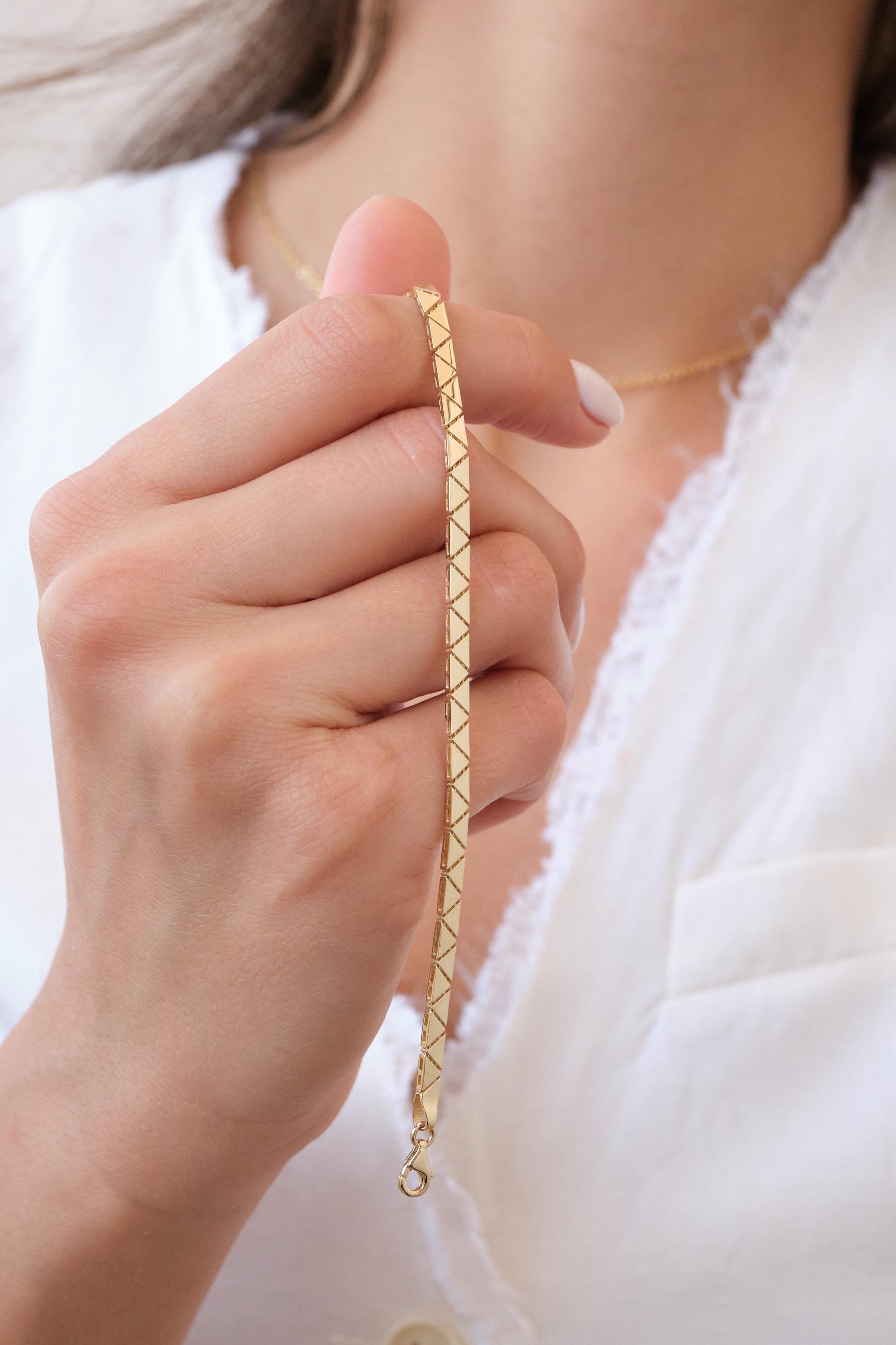 14K Gold Chevron Link Bracelet, 3mm Geometric Triangle Gold Bracelet, Faceted Pyramid Link Bracelet, Modern Gold Jewelry, Gift for Her
