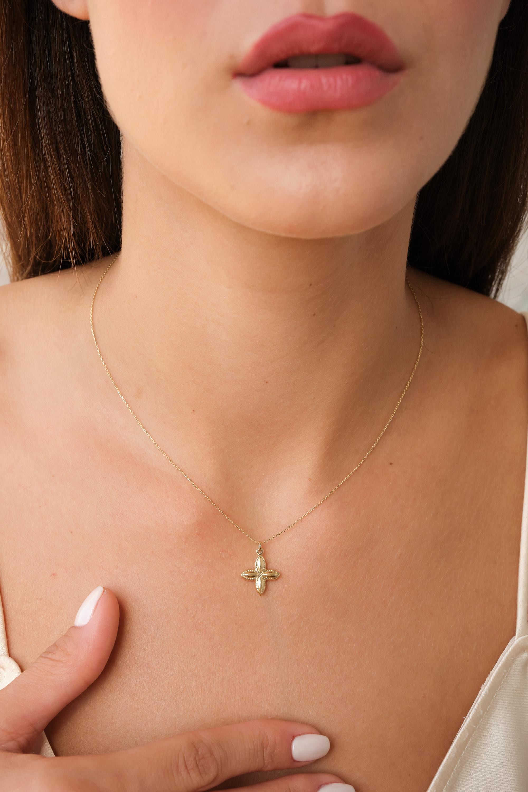 14K Gold Clover Necklace, Diamond Cut Quatrefoil Pendant, Minimal Gold Lucky Charm, Elegant Everyday Gold Necklace Gift