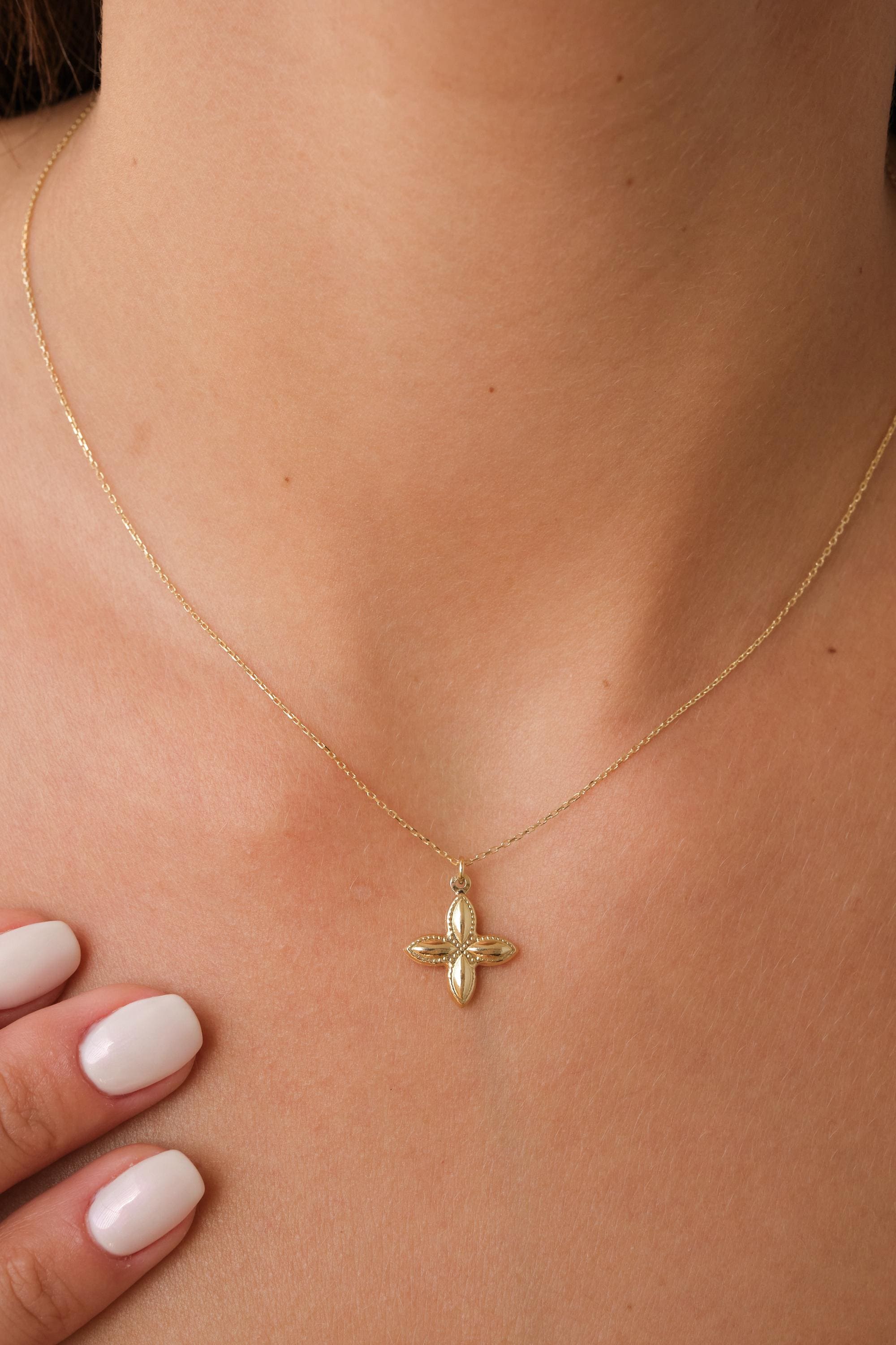 14K Gold Clover Necklace, Diamond Cut Quatrefoil Pendant, Minimal Gold Lucky Charm, Elegant Everyday Gold Necklace Gift