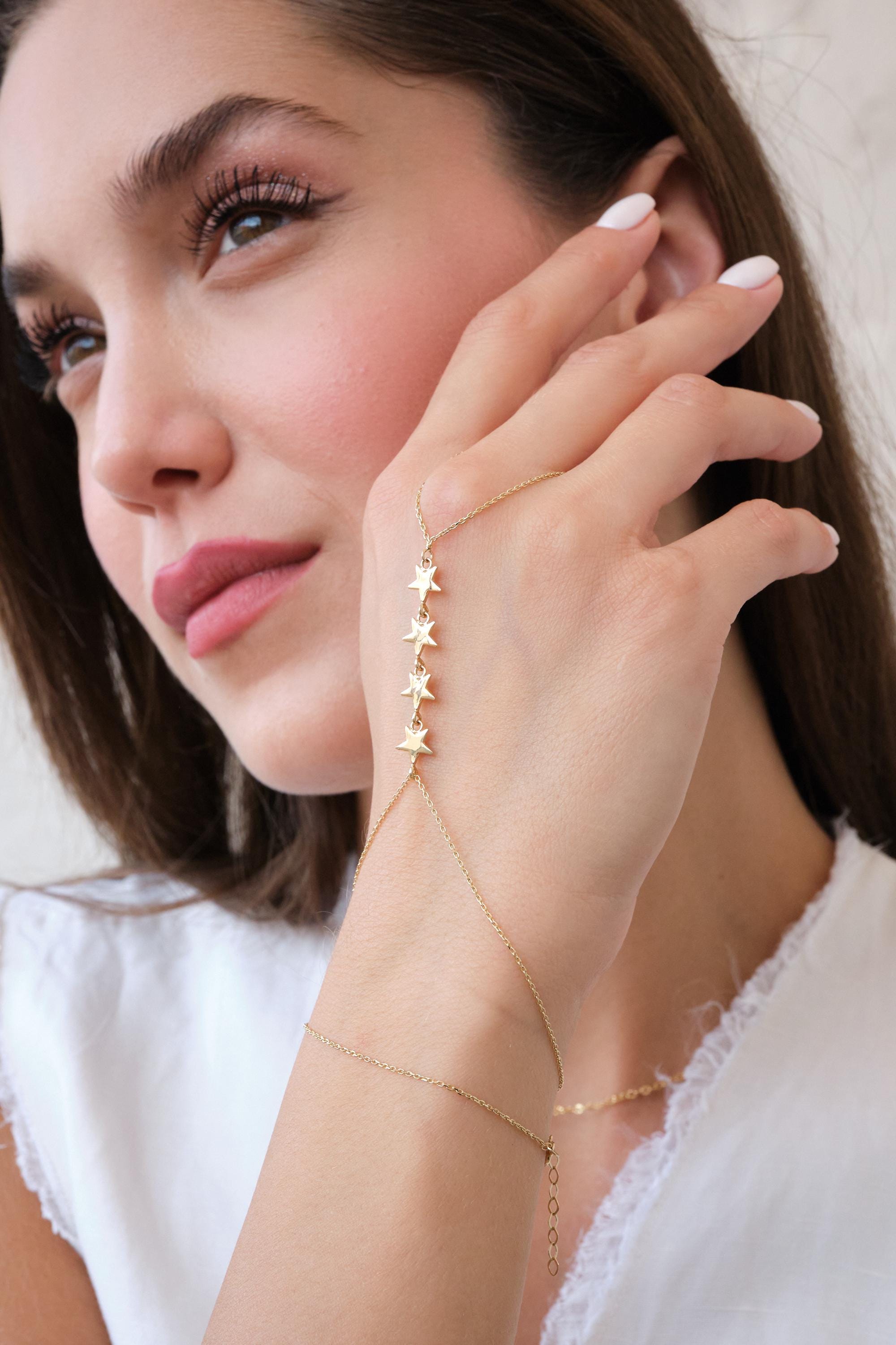 14K Gold Star Hand Chain Bracelet, Minimal Star Slave Bracelet, Delicate Hand Jewelry, Gift for Her