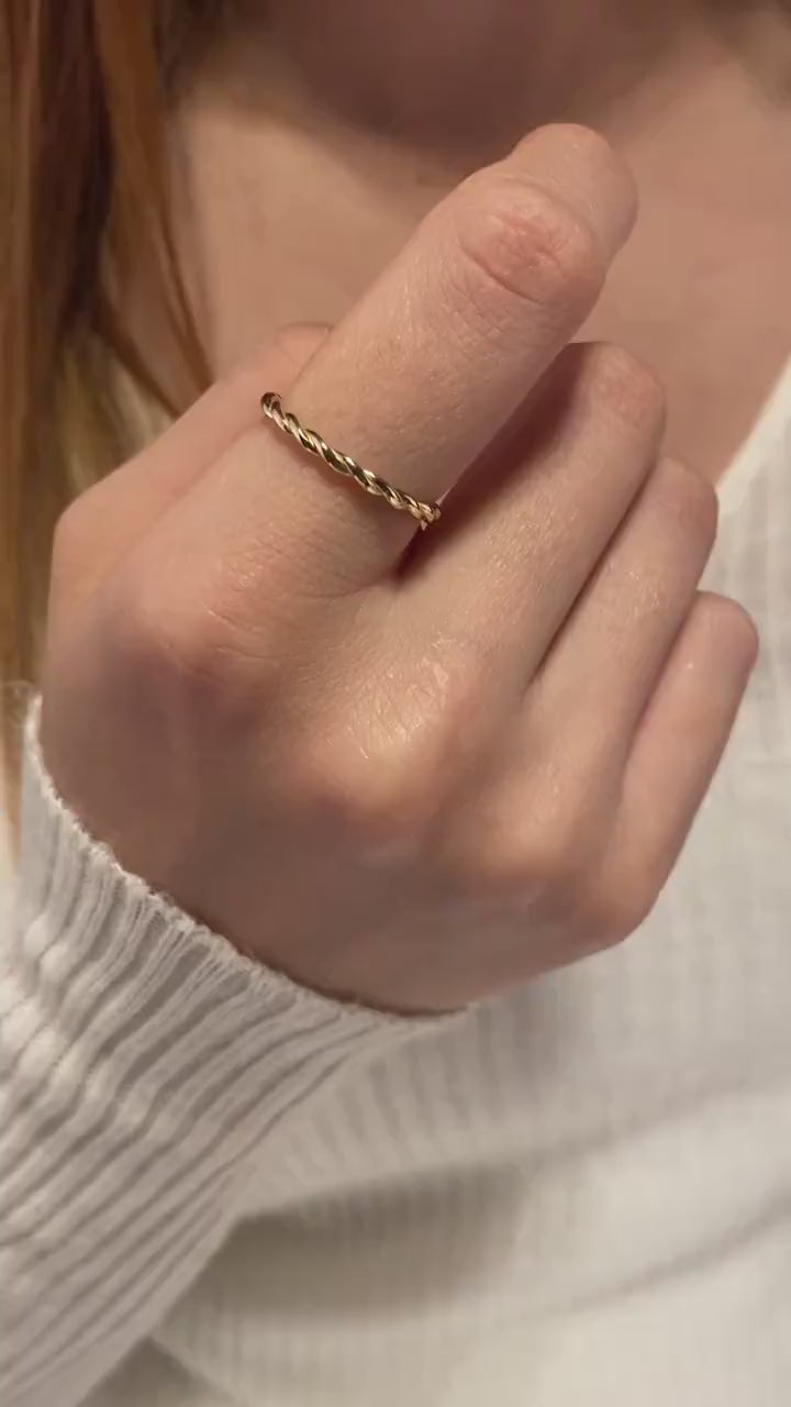 14K Solid Gold Twist Ring, Rope Style Twisted Gold Ring